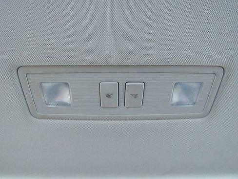 Used 2020 Volkswagen Jetta SE w/ SE Cold Weather Package image 27