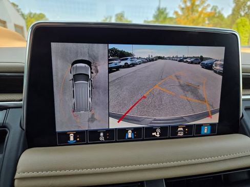Used 2021 Chevrolet Tahoe Premier RWD image 28