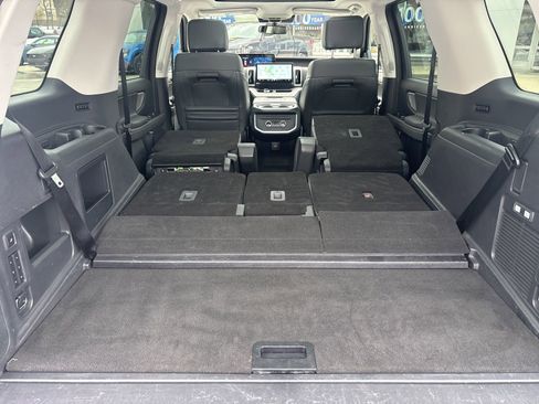 Used 2025 Ford Expedition Active image 35