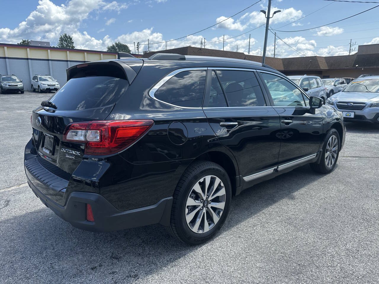 Used 2018 Subaru Outback 3.6R Touring AWD/4WD image 20
