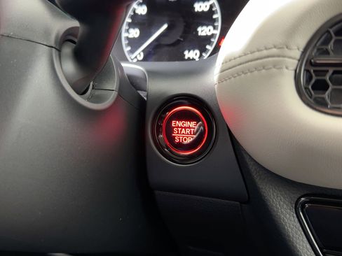 Used 2025 Honda HR-V LX image 25