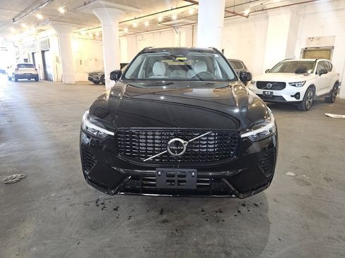 Certified 2024 Volvo XC60 T8 Ultimate w/ Protection Package Premier image 6