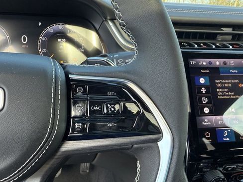 New 2025 Jeep Grand Cherokee Overland AWD/4WD image 20