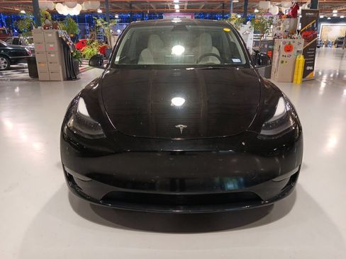 Used 2024 Tesla Model Y Long Range AWD/4WD image 5