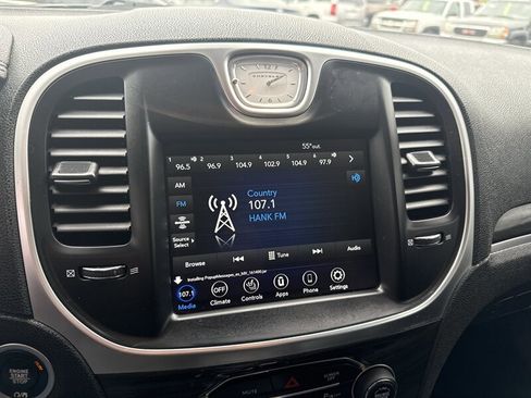 Used 2021 Chrysler 300 Touring L image 36