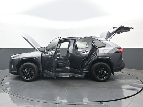 Used 2024 Toyota RAV4 XLE FWD image 34