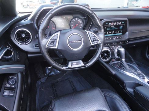 Used 2017 Chevrolet Camaro SS image 9