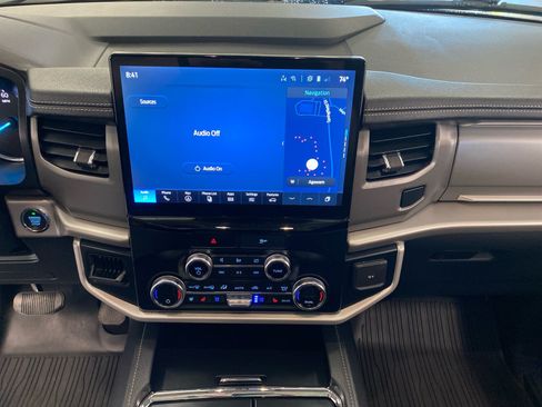 Used 2022 Ford Expedition XLT AWD/4WD image 24