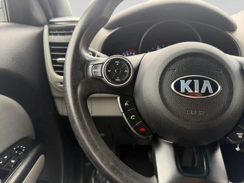 Used 2016 Kia Soul FWD image 22