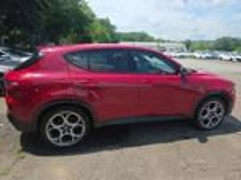 Used 2024 Alfa Romeo Tonale Veloce AWD/4WD image 8