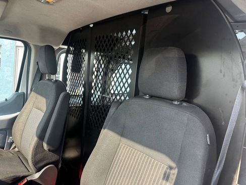 Used 2017 Ford Transit 250 130 Low Roof w/ Exterior Upgrade Package RWD image 15