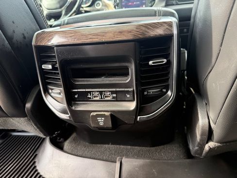 Used 2019 RAM 1500 Laramie AWD/4WD image 48