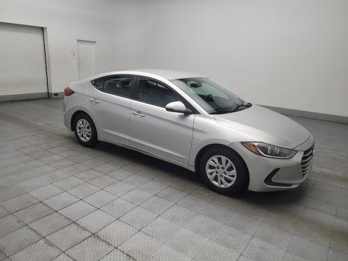 Used 2018 Hyundai Elantra SE FWD image 11