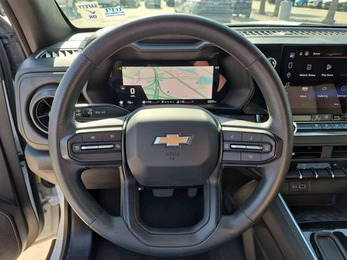 Used 2025 Chevrolet Colorado W/T RWD image 10