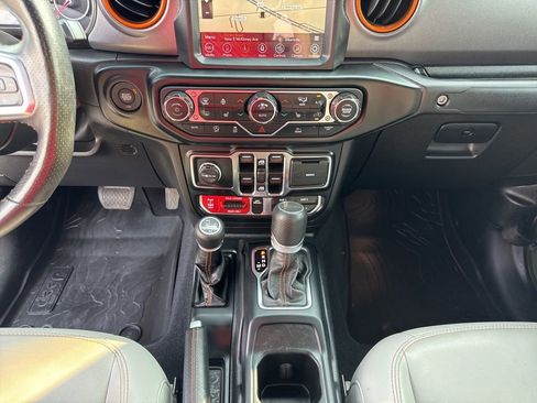 Used 2022 Jeep Gladiator Mojave w/ Cold Weather Group image 43