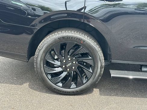 New 2026 Lincoln Navigator Reserve w/ Jet Appearance Package AWD/4WD image 18