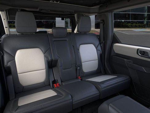 New 2026 Ford Bronco Outer Banks AWD/4WD image 11