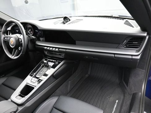 Certified 2024 Porsche 911 Targa 4S AWD/4WD image 29