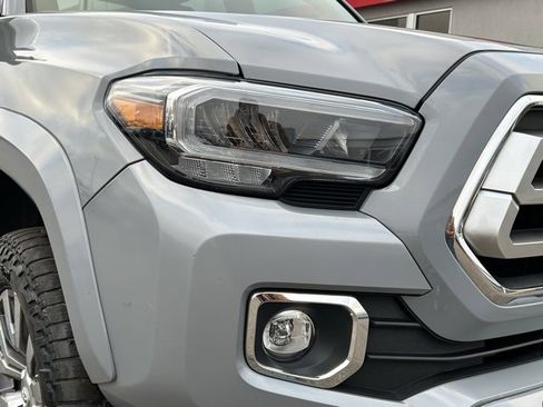 Used 2021 Toyota Tacoma Limited w/ Blackout Package (TMS) image 14
