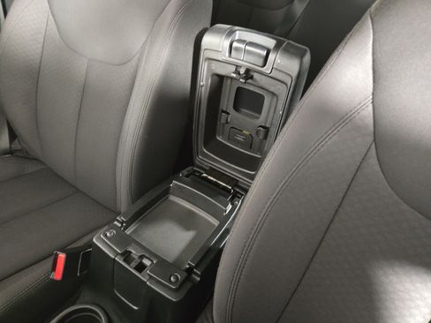 Used 2017 Jeep Wrangler Unlimited Sport image 26