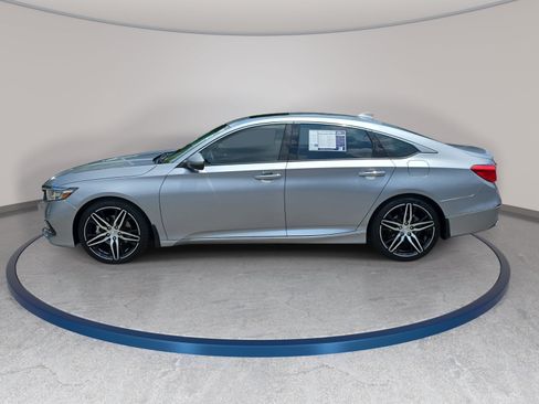 Used 2021 Honda Accord Touring image 8