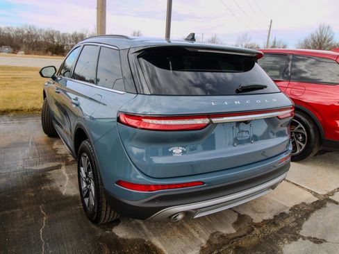 Used 2026 Lincoln Corsair Premiere image 4