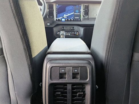 Used 2025 Ford Bronco Big Bend image 32