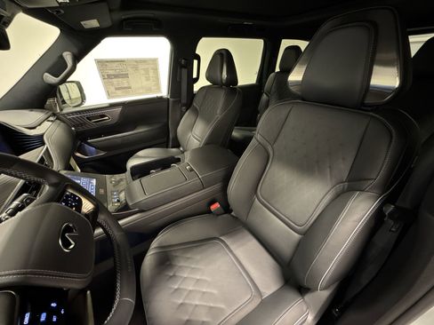 New 2026 INFINITI QX80 Autograph w/ Premium Cargo Package image 11