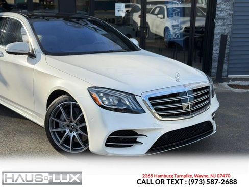Used 2019 Mercedes-Benz S 560 4MATIC Sedan w/ AMG Line Exterior image 3
