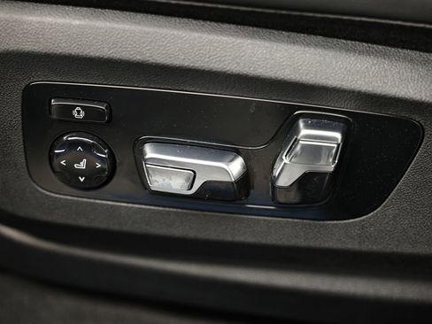 Certified 2026 BMW X5 M60i w/ Parking Assistance Package image 23