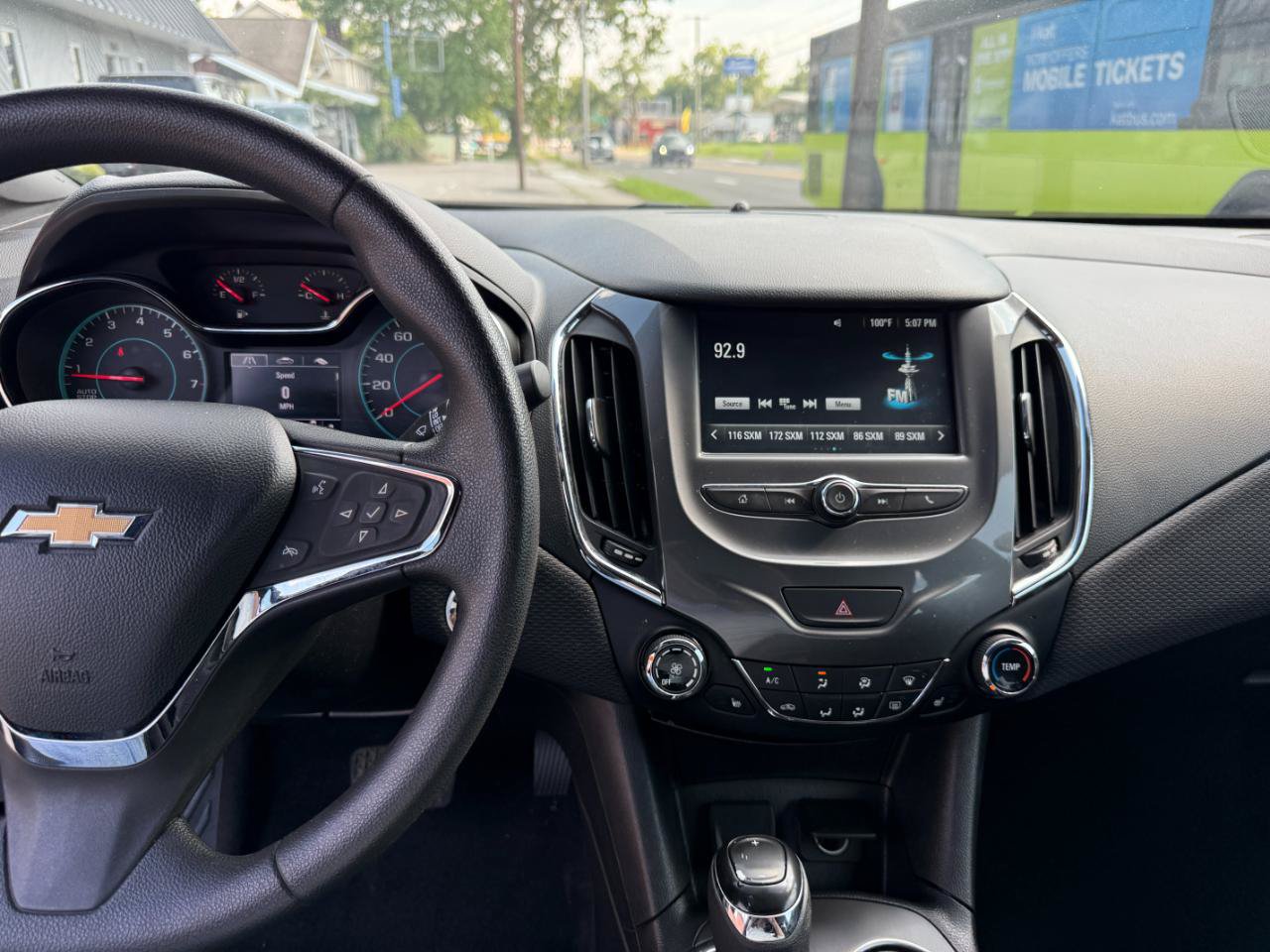 Used 2018 Chevrolet Cruze LT w/ Convenience Package FWD image 15