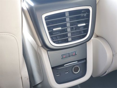 Used 2019 Lincoln Nautilus Select image 35