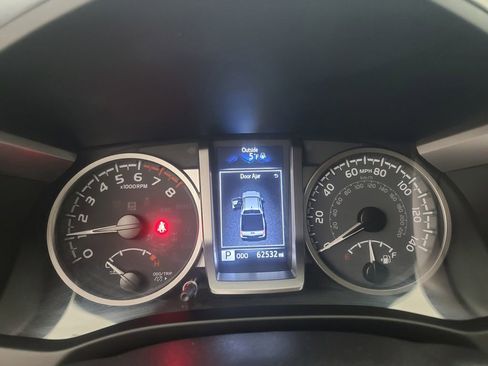 Used 2023 Toyota Tacoma SR5 AWD/4WD image 30