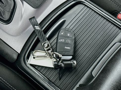 Used 2019 Dodge Charger R/T w/ Blacktop Package RWD image 25