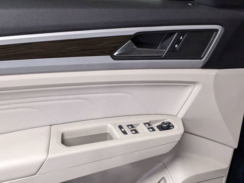 Certified 2023 Volkswagen Atlas SE AWD/4WD image 10