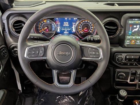 Used 2023 Jeep Wrangler Unlimited Sahara image 14