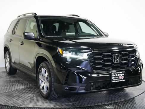 Used 2023 Honda Pilot Sport image 3