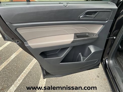 Used 2022 Volkswagen Atlas SE w/ Panoramic Sunroof Package AWD/4WD image 22