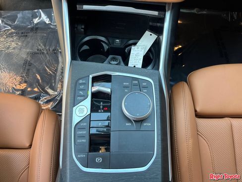 Used 2023 BMW 330i Sedan w/ M Sport Package RWD image 30
