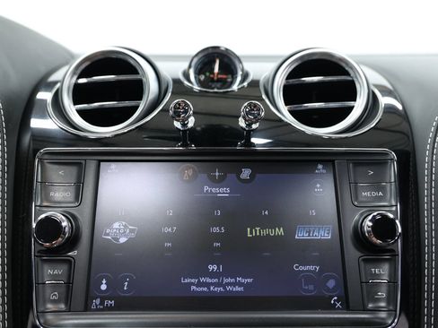 Used 2018 Bentley Bentayga Onyx Edition AWD/4WD image 37