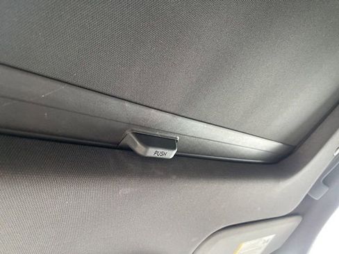 Used 2023 Chevrolet Traverse RS image 12