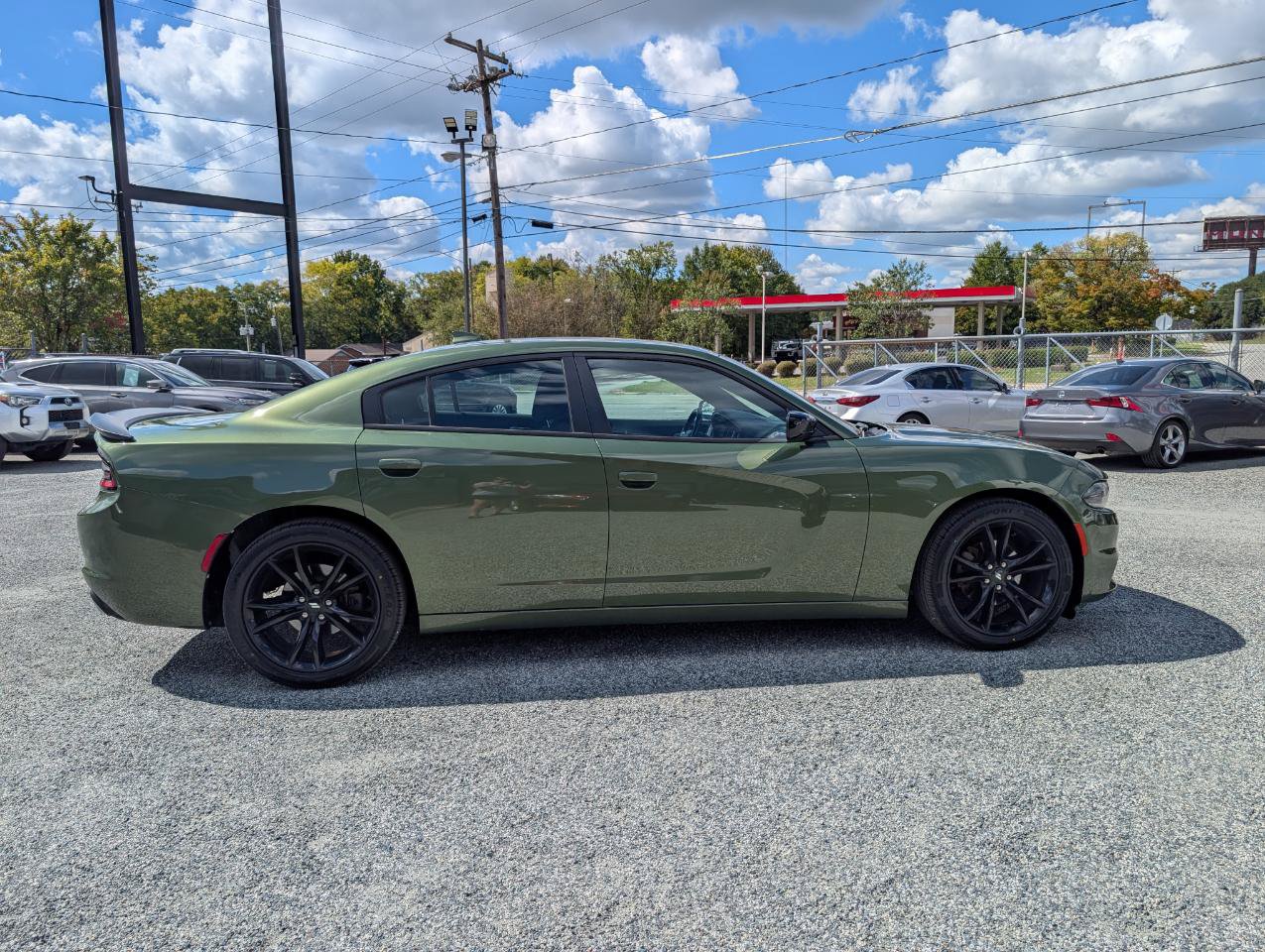 Used 2018 Dodge Charger SXT Plus w/ Blacktop Package RWD image 5