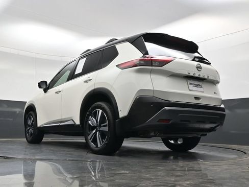 Used 2023 Nissan Rogue SL w/ SL Premium Package FWD image 39