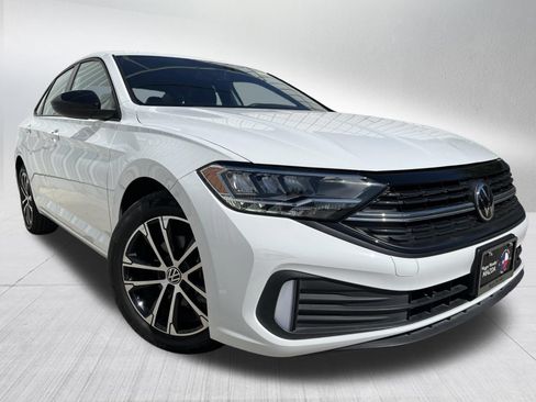 Used 2024 Volkswagen Jetta Sport FWD image 3