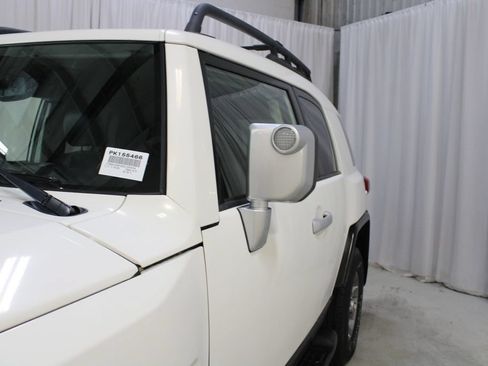 Used 2013 Toyota FJ Cruiser 4WD w/ Upgrade Pkg image 34
