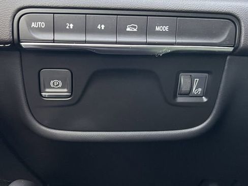 Certified 2024 Cadillac Escalade Premium Luxury image 22