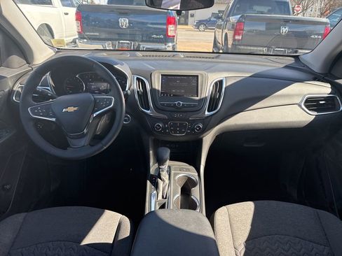 Used 2024 Chevrolet Equinox LT image 12