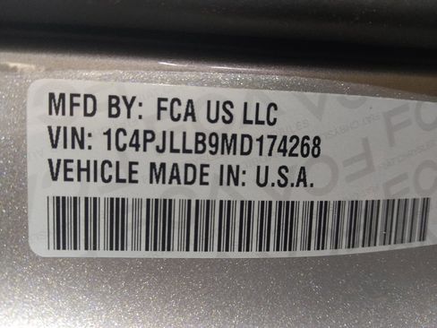 Used 2021 Jeep Cherokee Latitude Plus FWD image 33