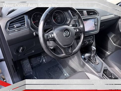 Used 2018 Volkswagen Tiguan SEL FWD image 6