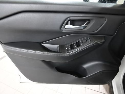 Used 2025 Nissan Rogue SV AWD/4WD image 21